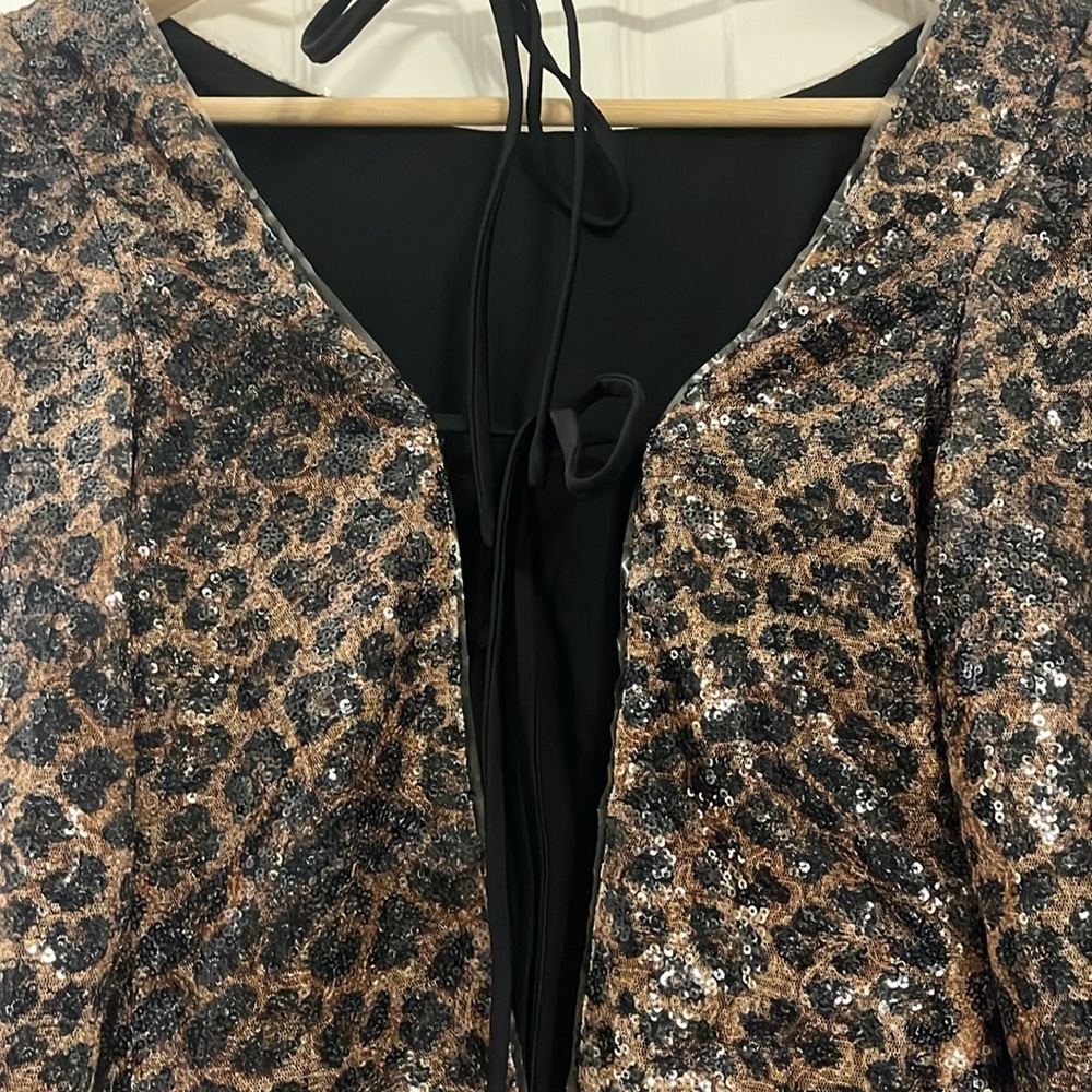 Size Medium LPA Sequin cheetah print open back blouse - Picture 5 of 6